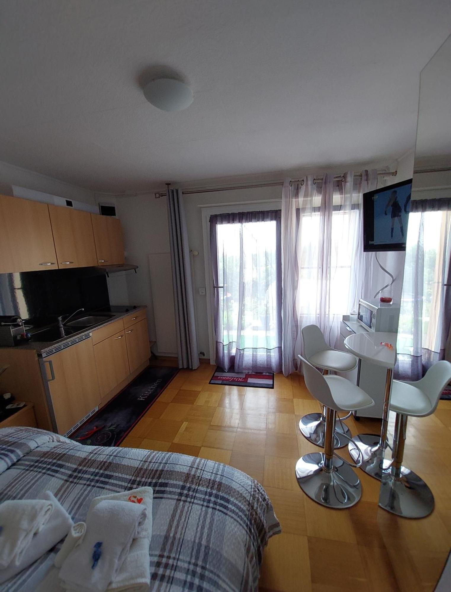 Joli Studio Avec Terrasse Et Vue Exclusivement Pour Non Fumeurs بلمونت سور لوزان المظهر الخارجي الصورة